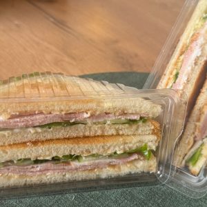 Сэндвич с ветчиной и беконом